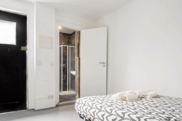 SV6 in Oporto With 1 Bedrooms and 1 Bathrooms