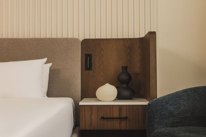 Room 32 of 74