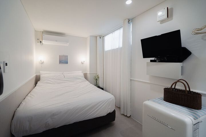 Room 42 of 96