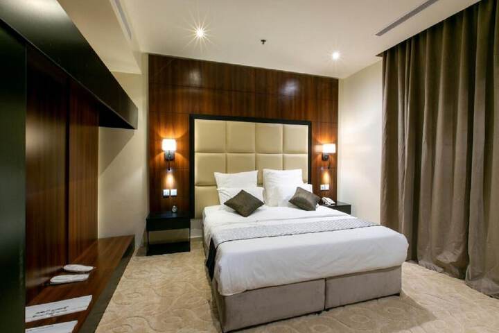 Room 19 of 37