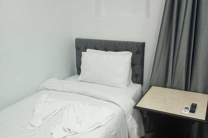 Room 51 of 80