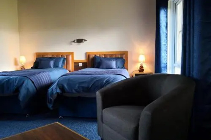 Room 2 of 10