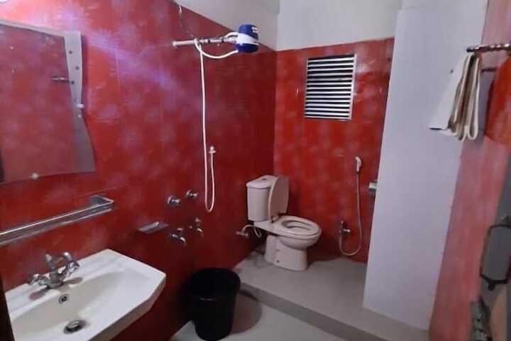 Room 4 of 11
