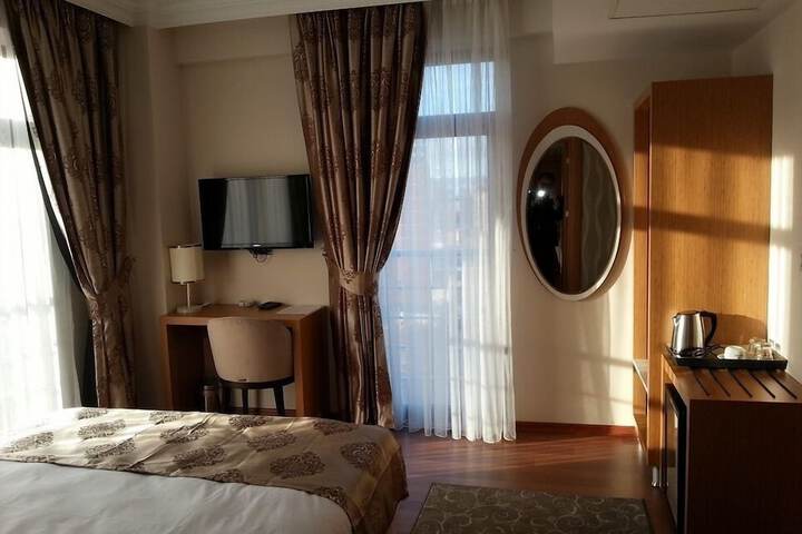 Room 9 of 22