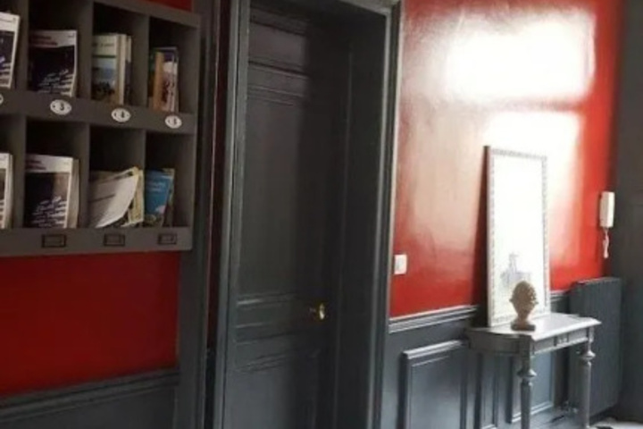 Room 12 of 16