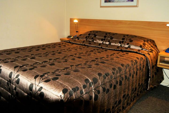 Room 7 of 38