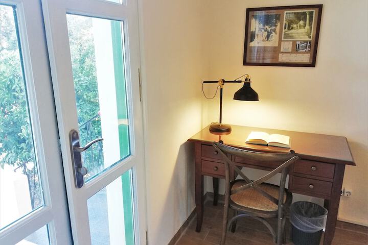 Room 10 of 91