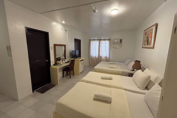 Room 14 of 42