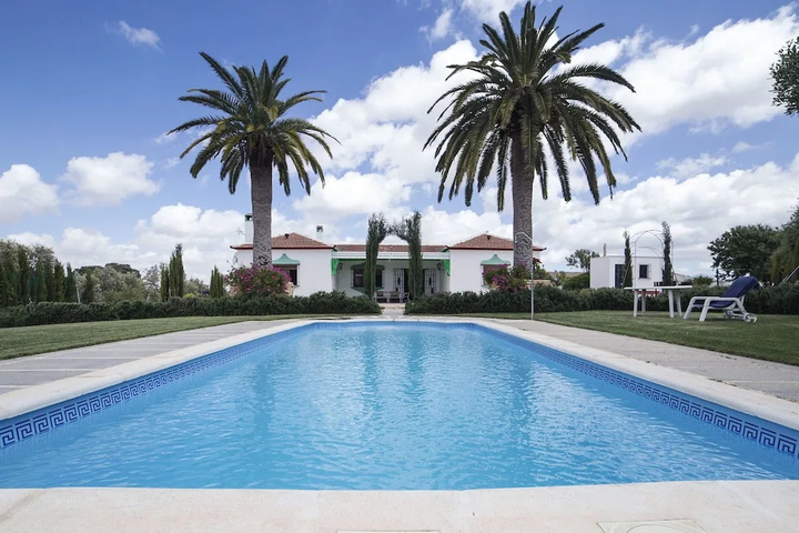 Pool 15 of 25