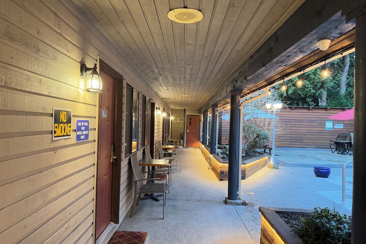 Property Grounds 52 of 59