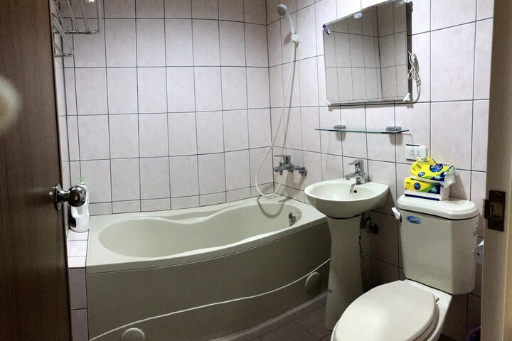 Room 10 of 19
