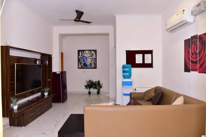 Room 10 of 11