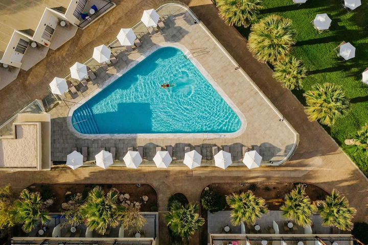Pool 6 of 14