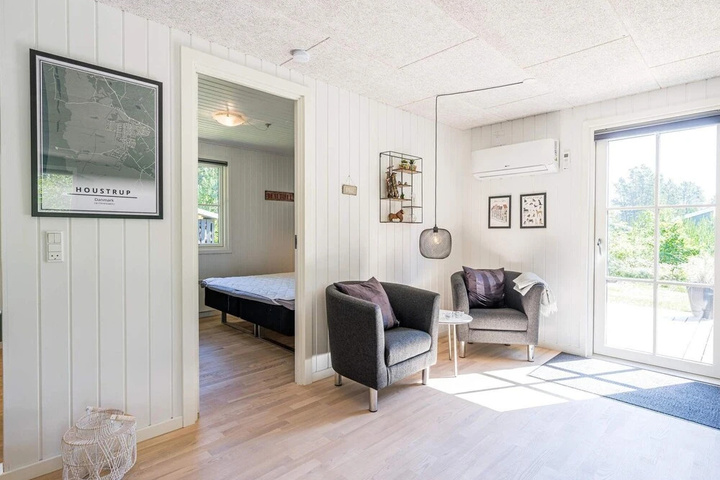 Room 4 of 14