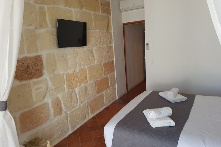 Room 4 of 50
