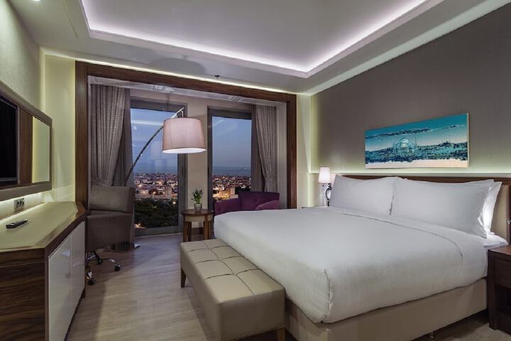 Room 34 of 64