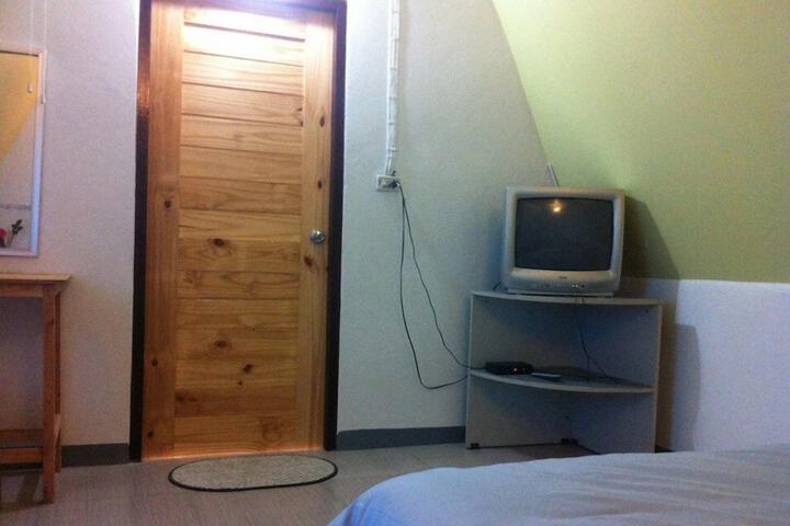Room 13 of 24