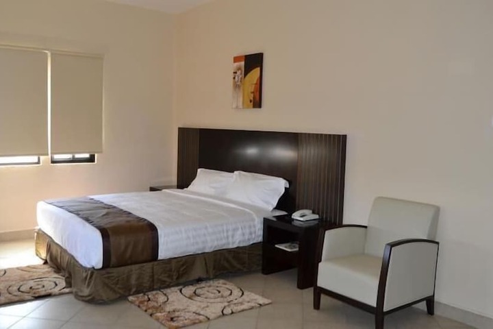 Room 7 of 24