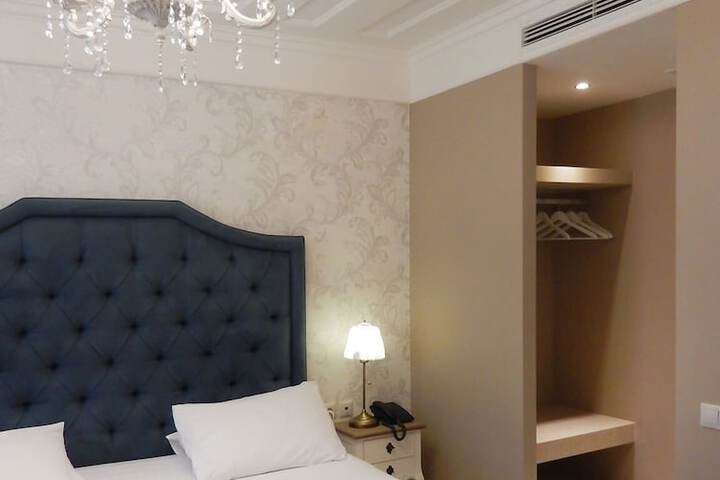 Room 35 of 37