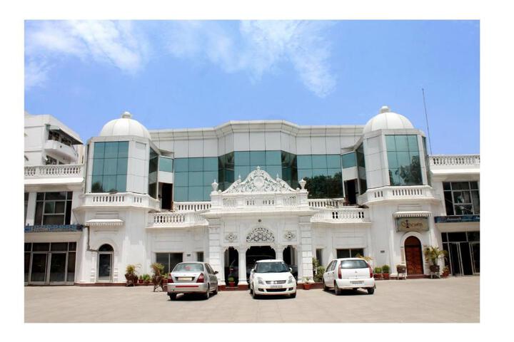 Hotel Deep Palace