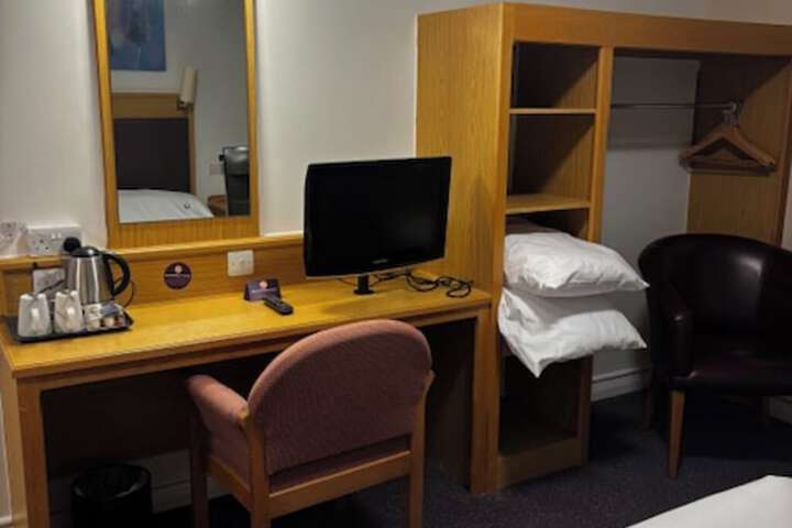 Room 12 of 15