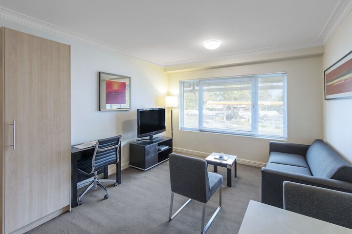 Room 13 of 22