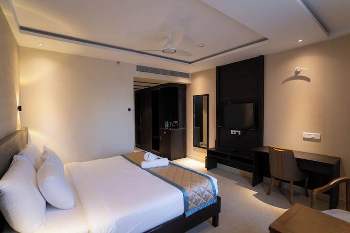 Room 4 of 34