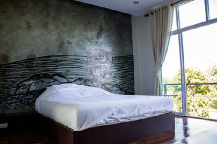 Room 17 of 28