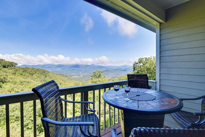 Scenic Views & Trail Access! Blue Ridge Mtns Condo