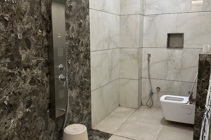 Room 13 of 17