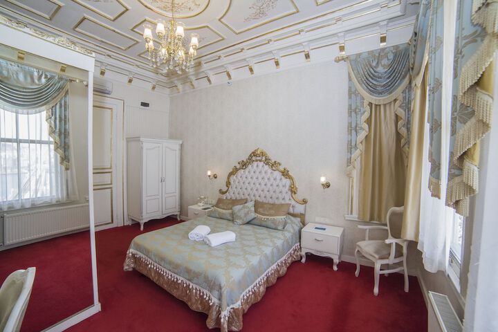 Room 10 of 89