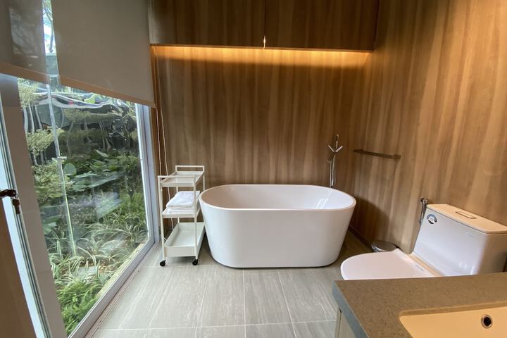 Room 16 of 20