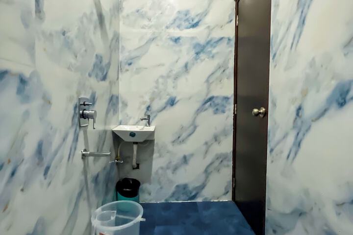 Room 9 of 29