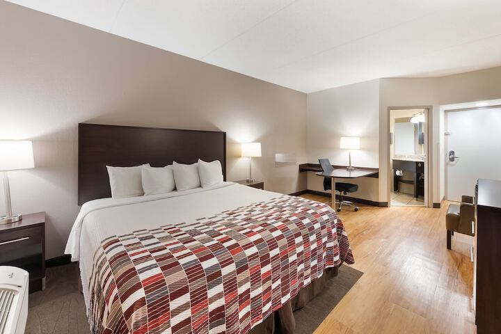 Superior King Bed (5 of 5)