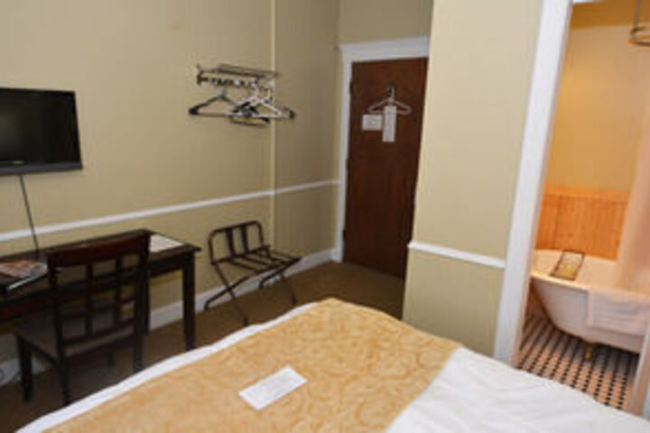 Room 11 of 29