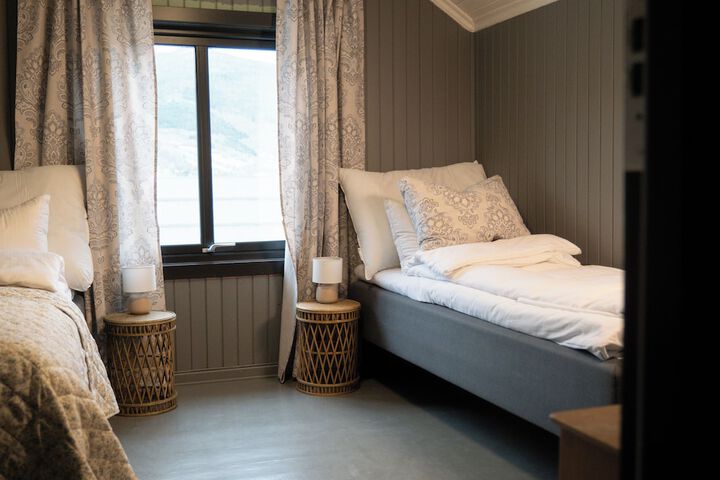 Room 6 of 35