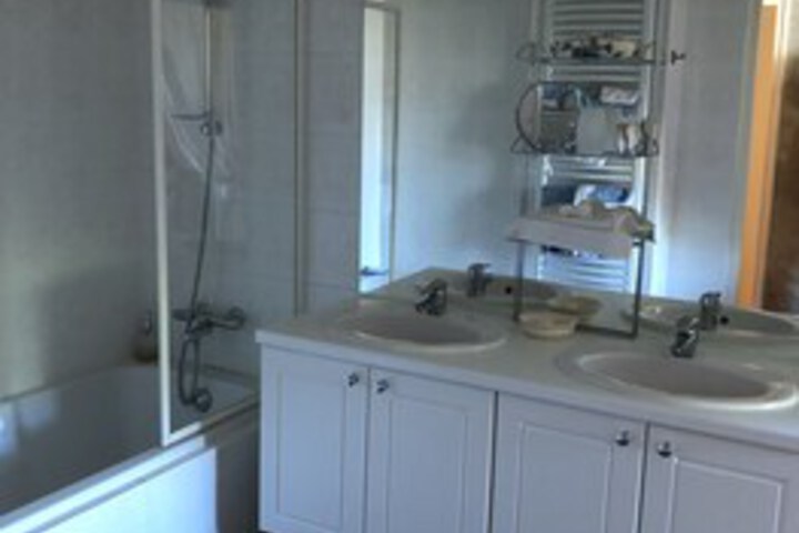 Room 6 of 26