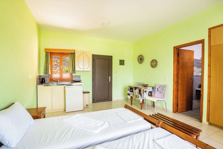 Room 7 of 71