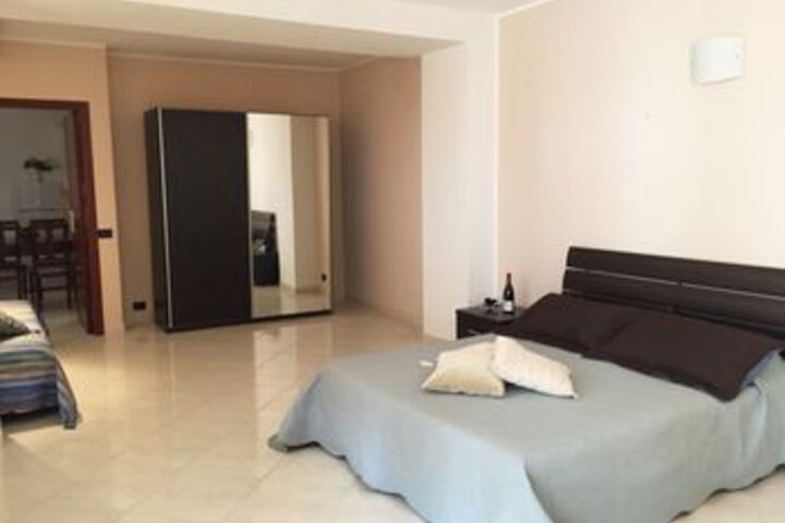 Room 12 of 20