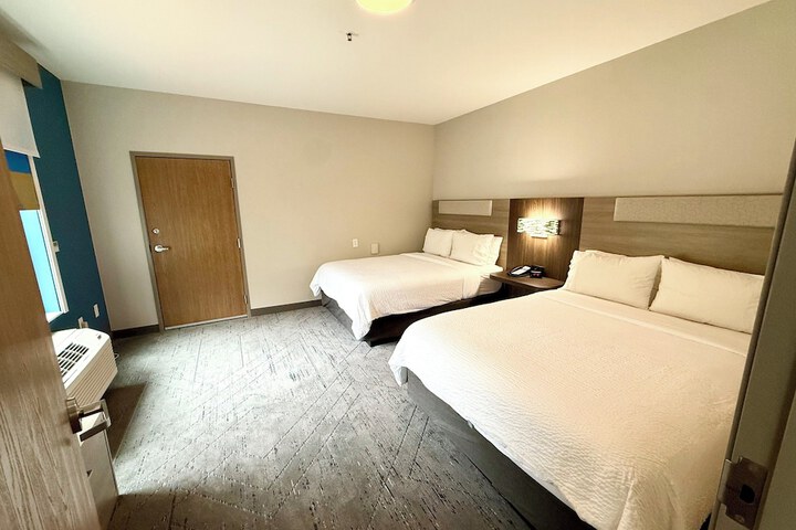 Room 28 of 87