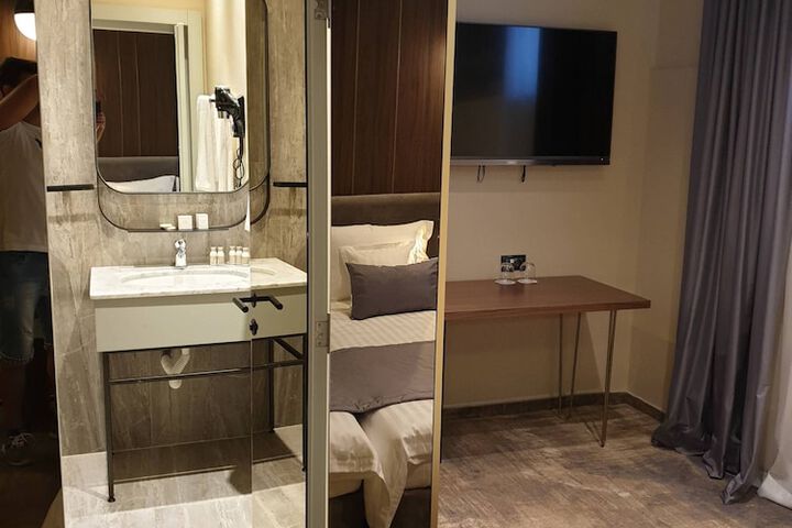 Room 75 of 120