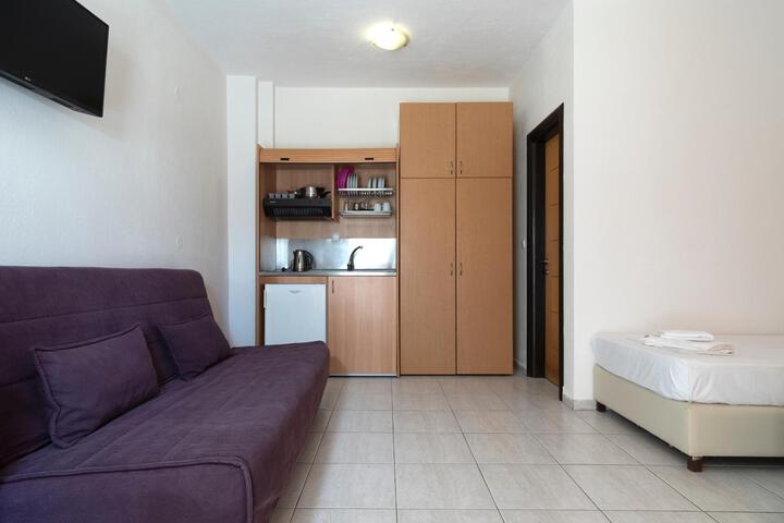 Room 6 of 38