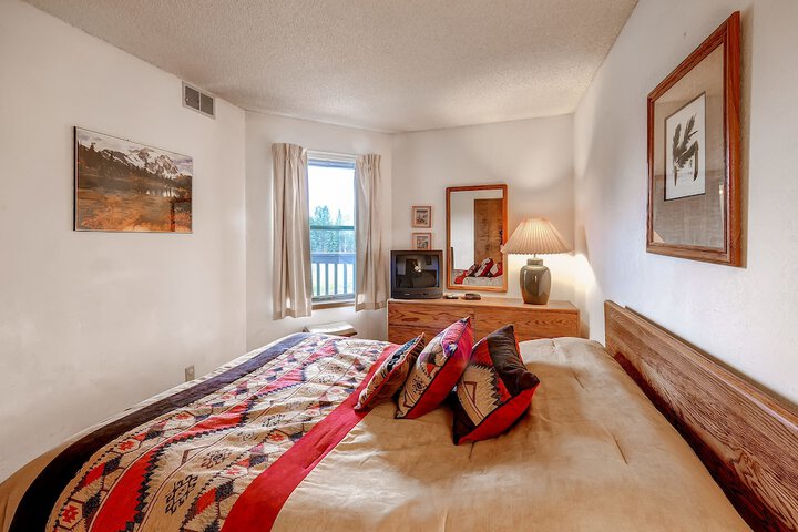Room 2 of 155