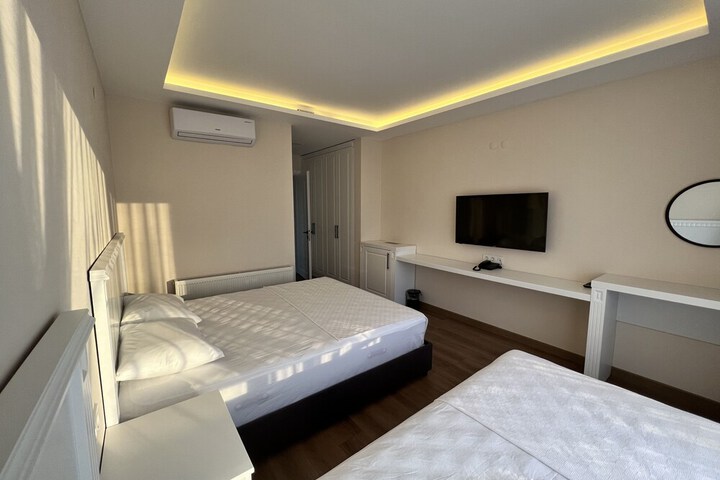 Room 12 of 26