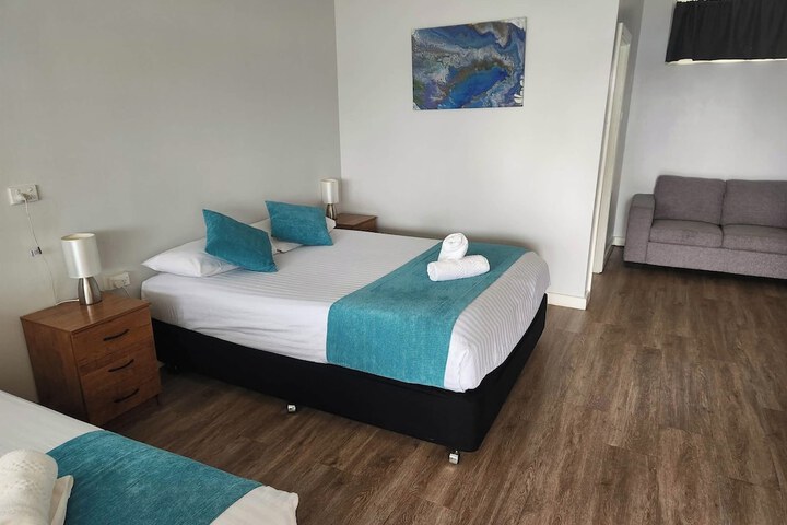 Room 25 of 63