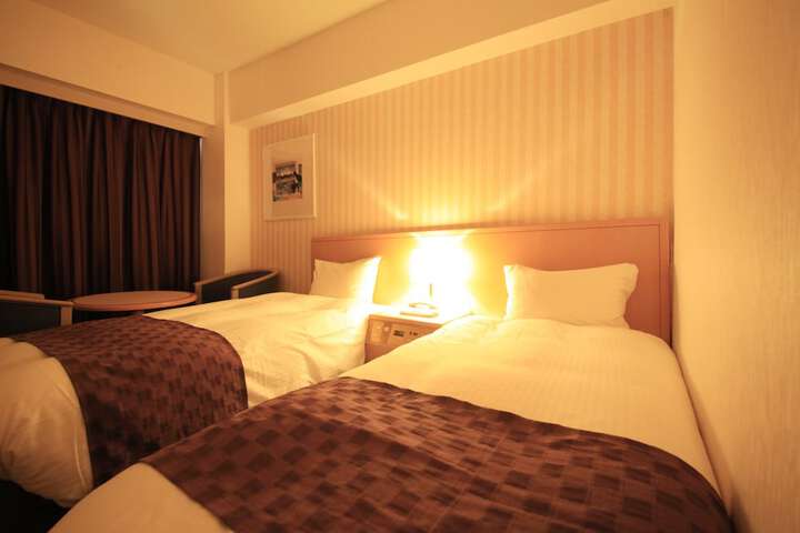 Room 19 of 36
