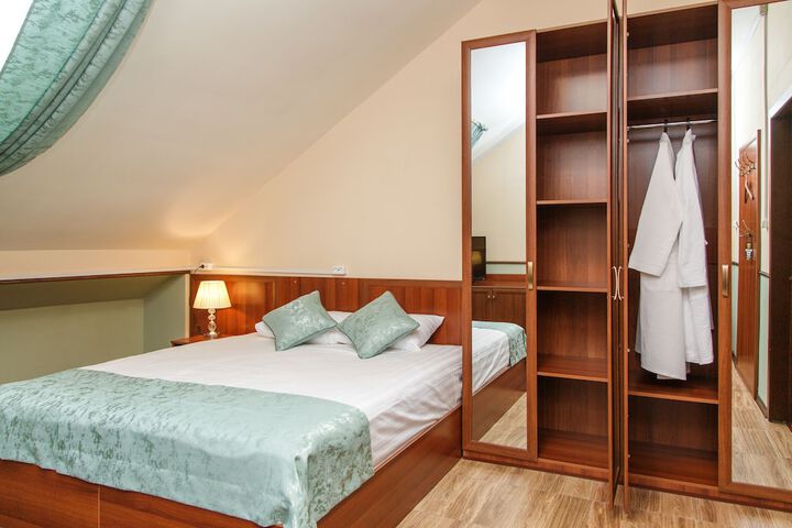 Room 16 of 35