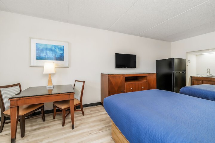 Studio 2 Queen Beds Kitchenette (17 of 18)