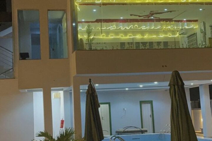 Hotel Exterior 42 of 44
