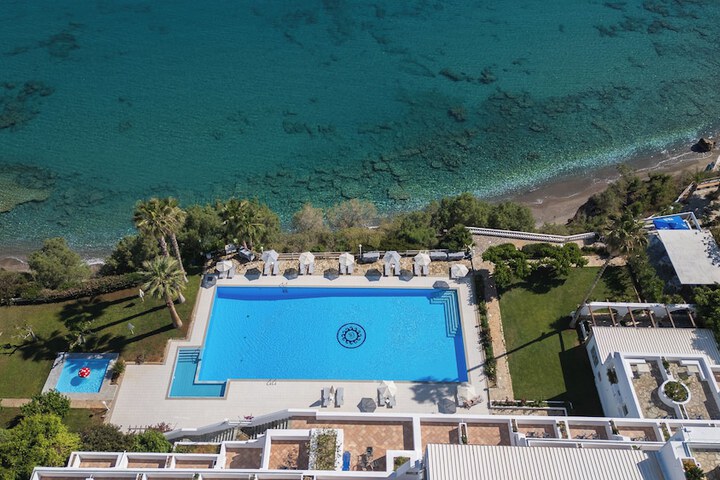 Pool 32 of 63